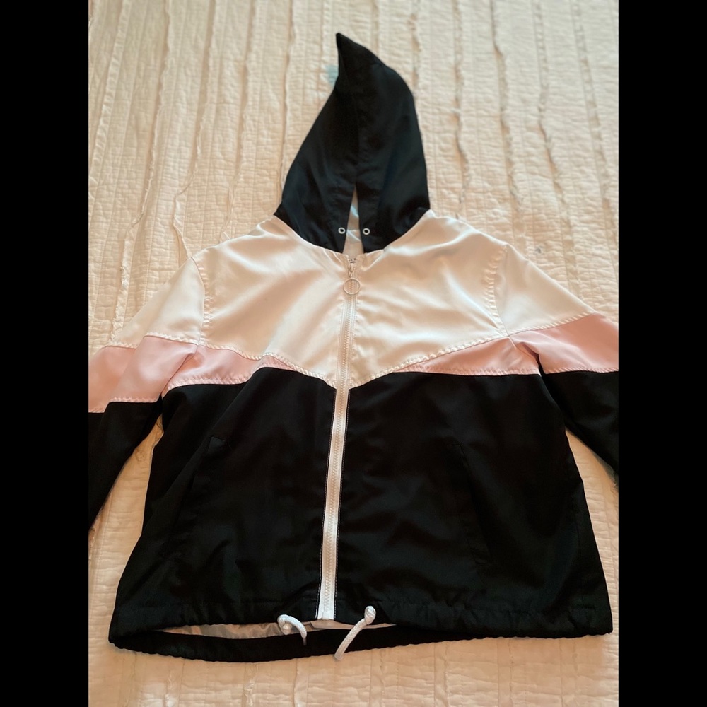 Multicolored windbreaker